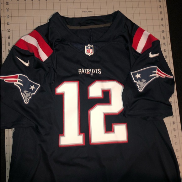 Tom Brady. New England Patriots NFL Jersey and New Era Beanie. Size XXL. - Picture 9 of 15
